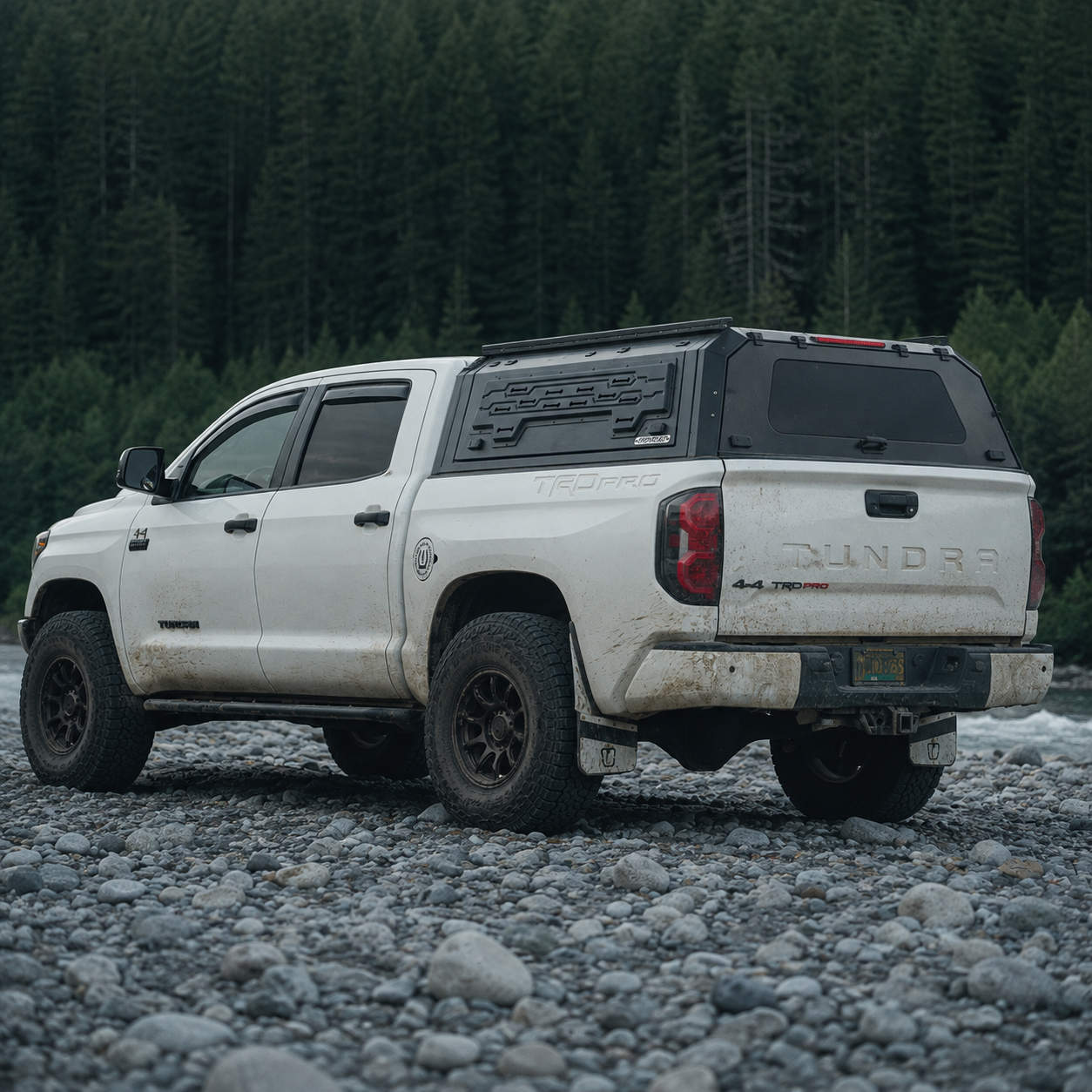 OPENROAD Aluminum Truck Cap with Three-Color Light